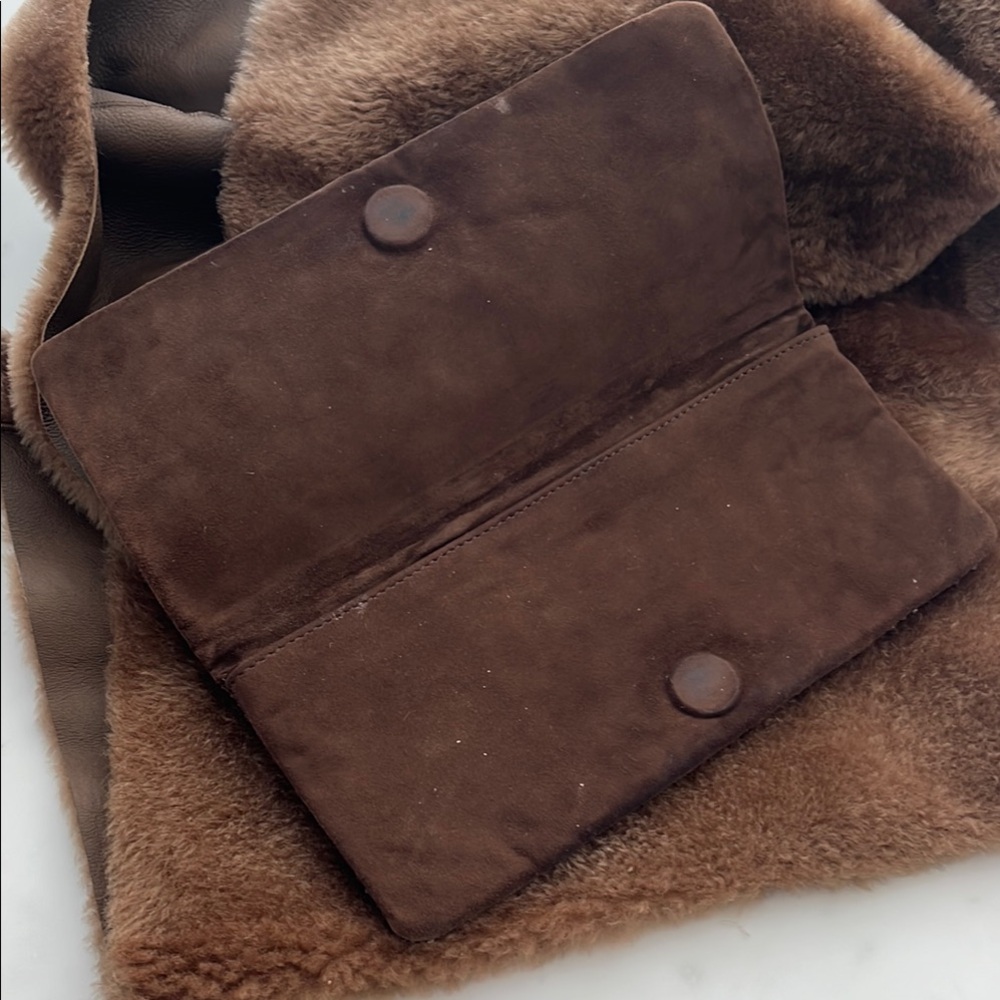 Tory Burch vintage Brown Beaded suede Clutch. Measures 9.5” x 4.5” - Picture 3 of 7